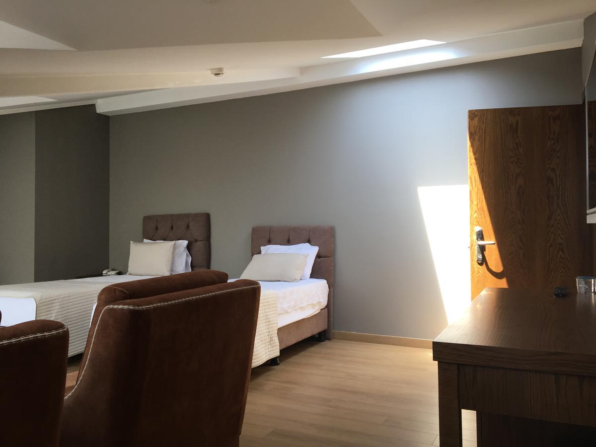 The Elegant Hotel Istanbul Exterior photo