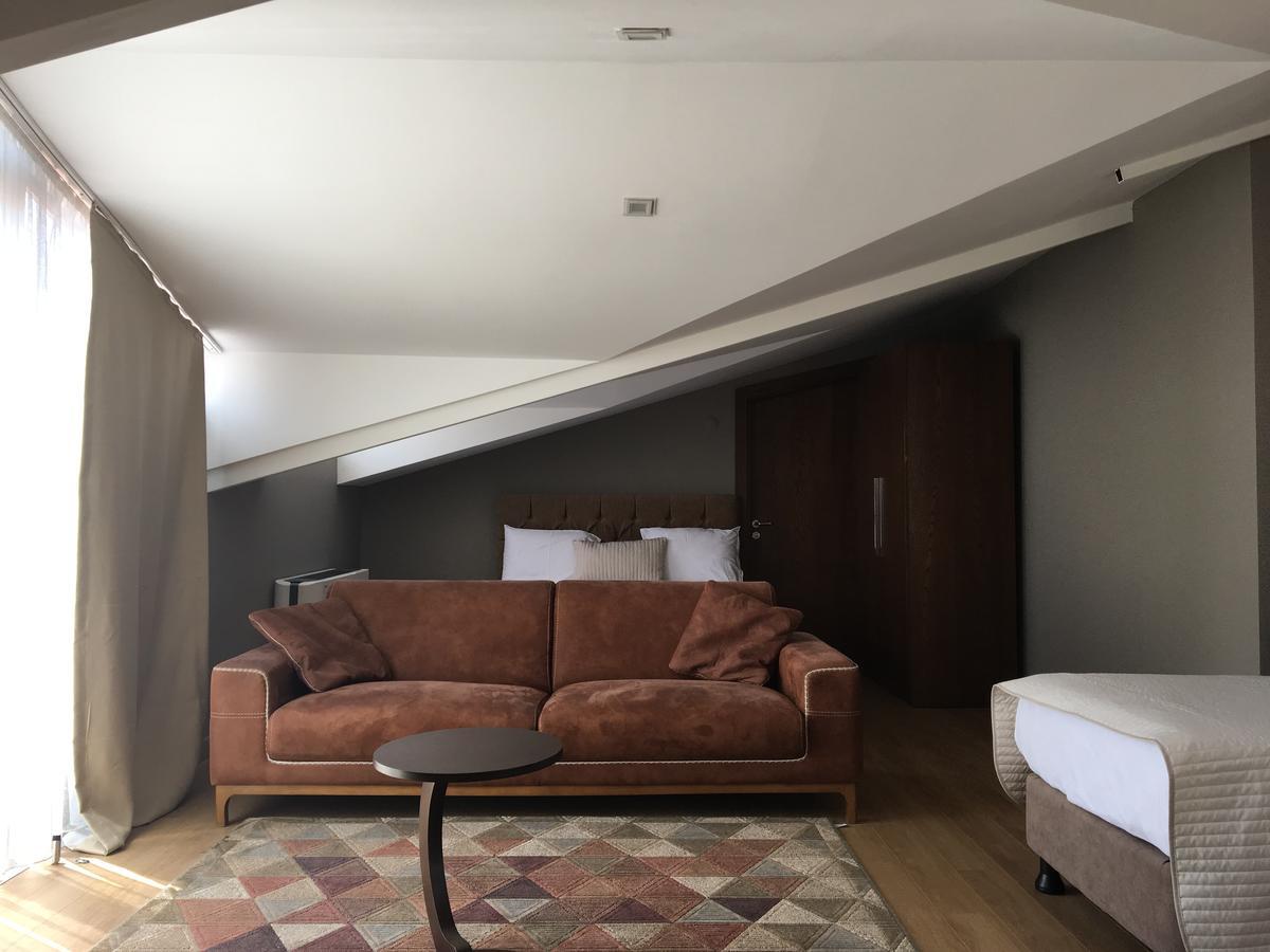 The Elegant Hotel Istanbul Exterior photo