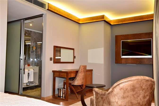 The Elegant Hotel Istanbul Exterior photo